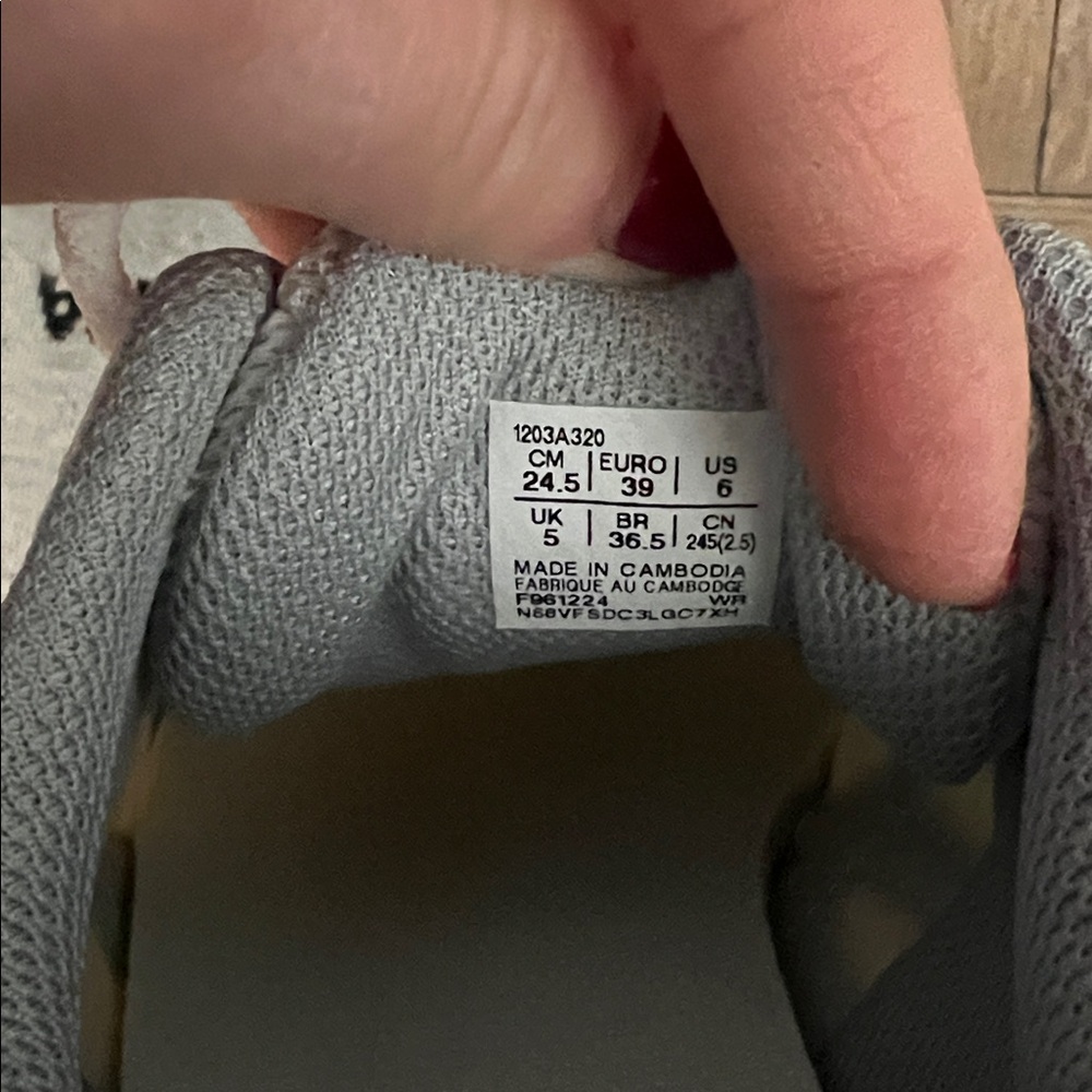 ASICS GT-2160 Sneakers - Picture 11 of 11
